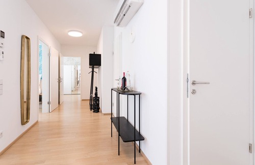 Wieden Apartment | City Center Outside, Tranquility Inside - 3 Bedroom Penthouse & Private Terrace