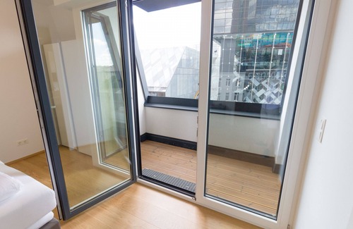 Leopoldstadt Apartment | City Center Penthouse: Modern 5BR w/AC, Riverside
