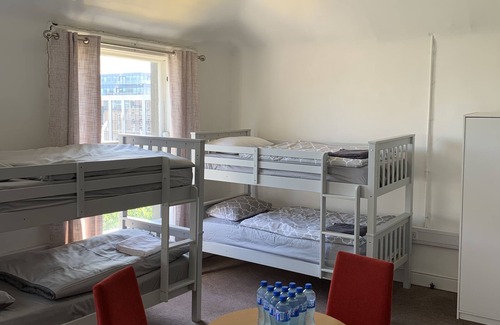 City Centre Dublin Cabin | City Centre Skyline - Private Room with shared bathrooms
