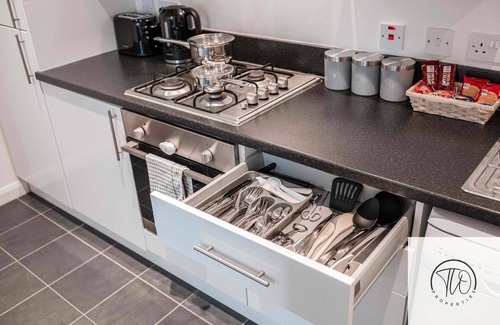 Colchester House | City Centre | Station | Parking | Contractors