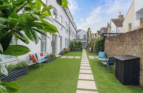 Eastbourne City Centre Apartment | City Chic by the Coast - Stylish Apartment