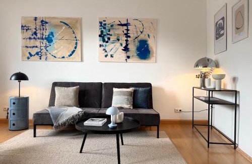 Bayreuth Apartment | City-Close - King Bed & Free Garage