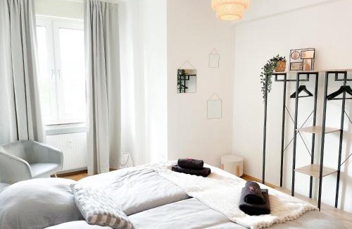 Holsterhausen Apartment | City Comfort Essen - Wohndomizil mit Balkon, Büro und Netflix