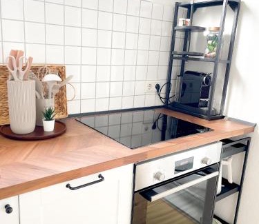 Holsterhausen Apartment | City Comfort Essen - Wohndomizil mit Balkon, Büro und Netflix