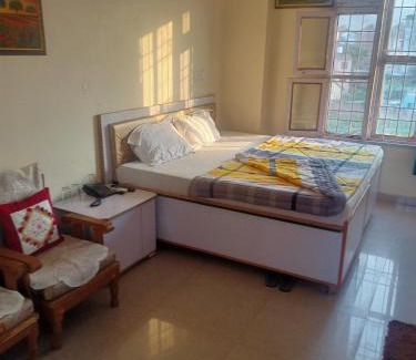 Sundarnagar House | CITY CROWN GUEST HOUSE