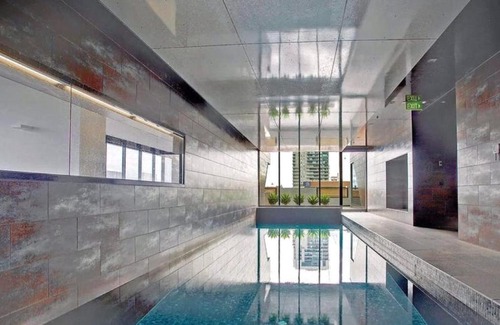 Melbourne Central Business District Apartment | City Escape - 2 mins from Southern Cross