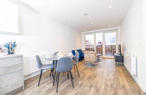Gascoigne Apartment | City Escape - Unwind in Style