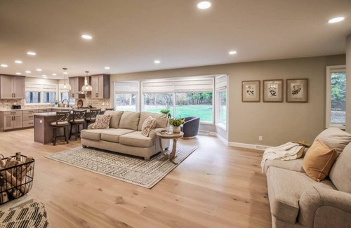 North Canton House | City estate offering privacy & seclusion near many attractions