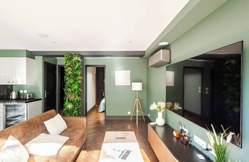 Old Town Apartment | City Garden - A green setting in the heart of Dijon (3 stars)