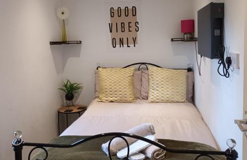 Roundhay Apartment | City Hideaway in Leeds