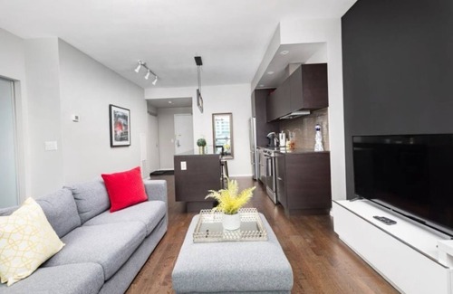 Toronto Entertainment District Condo | City life-Style luxurious Executive Condos Short Stays. G.T.A.nPlease Contact