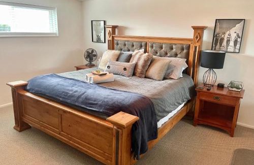 Olympus Cove Apartment | City light views getaway close to top ski resorts