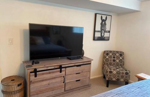 Olympus Cove Apartment | City light views getaway close to top ski resorts