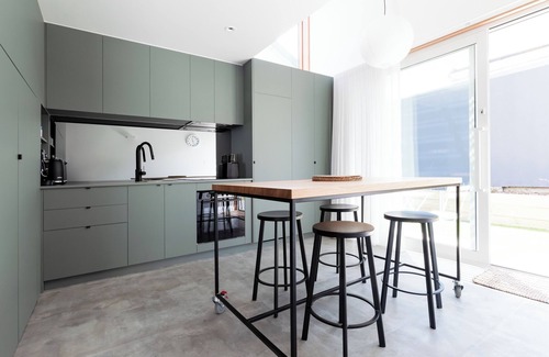 South Launceston House | City Lights & Tiny Delights: Near CBD & Parking