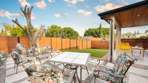Silver Lake House | City Living by AvantStay Large Outdoor Area