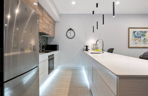 Christchurch House | City Living - Christchurch Holiday Home