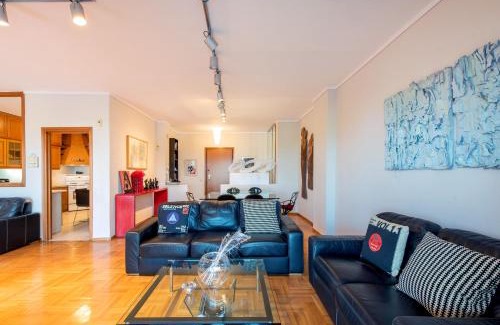 Thessaloniki City Centre Apartment | City Moon Seafront 3-Bedroom Apt by halu!