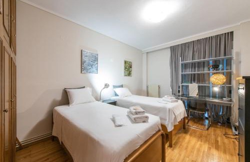 Thessaloniki City Centre Apartment | City Moon Seafront 3-Bedroom Apt by halu!