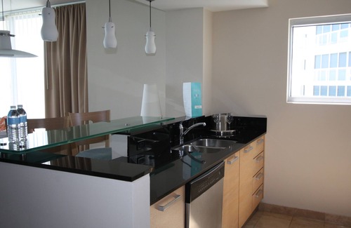 Sunny Isles Beach Resort | City & Ocean Views. 2 bedrooms 3 bathrooms. Oceanfront Bldg. Sunny Isles Bch, FL