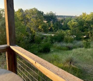 Fredericksburg Bed & Breakfast | City on a Hill at Spring Creek
