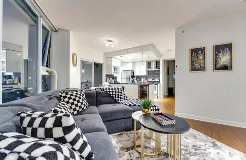 Crosstown Apartment | City Outside, Serenity Inside! Walk to Attractions | Parking | Gym| Pool & Sauna