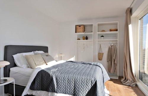 Statiekwartier Apartment | City PENTHOUSE, rooftop terrace, free NETFLIX, wifi and airco