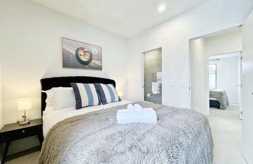 Grey Lynn House | City & Ponsonby Center Side 2 BDR Townhouse vs AC