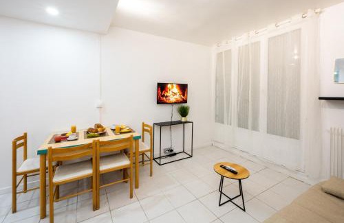 Evreux Apartment | City pop