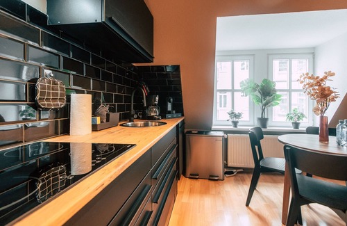 Zentrum Apartment | City Studio mit Wohnküche - Luga Homes - Chausseehaus