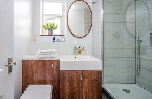 Wandsworth Apartment | City View Apartment in Leafy Wandsworth