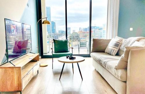 East Village Apartment | City View Apartment In Downtown!