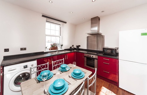 Spitalfields Apartment | City view flat at Liverpool st Brick Ln