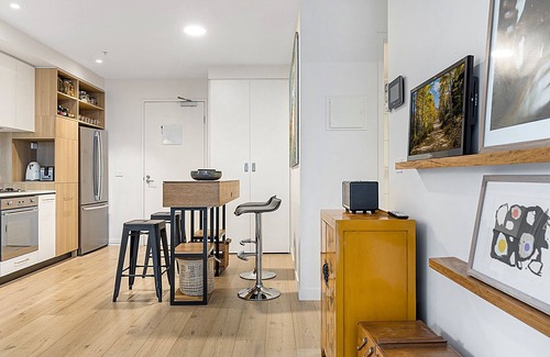 South Melbourne Apartment | City View Haven in South Melbourne