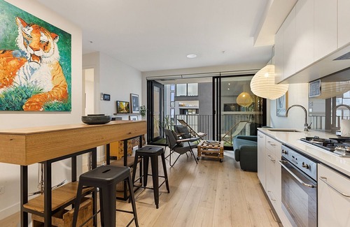 South Melbourne Apartment | City View Haven in South Melbourne