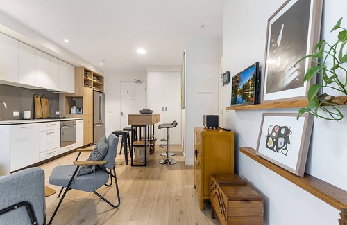 South Melbourne Apartment | City View Haven in South Melbourne
