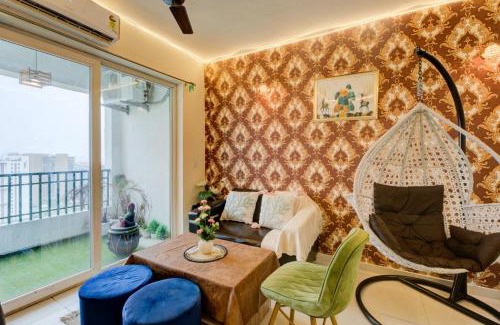 Noida Apartment | City view stay by Royal Rooms