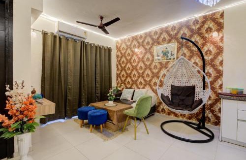 Noida Apartment | City view stay by Royal Rooms