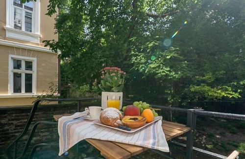 Sofia City Center Apartment | CityCenter Magnific Gem - 2BDR & 2 Baths