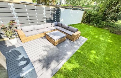 Sudstadt-Bult Apartment | Citynah, Balkon, große Küche und Garten