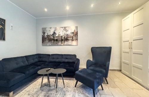 Sudstadt-Bult Apartment | Citynah, Balkon, große Küche und Garten