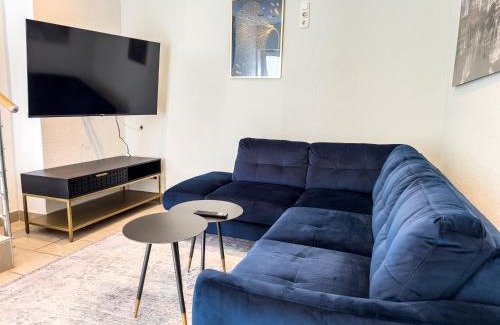 Sudstadt-Bult Apartment | Citynah, Balkon, große Küche und Garten