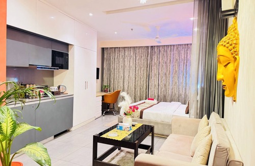 Noida Apartment | CITYSCAPE BY ROYAL RETREAT SUITES nnnnn