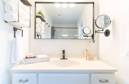 Waverly Hills House | Cityscape Cottage in Arlington, VA