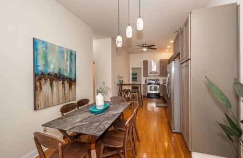 Mount Adams House | Cityscape Escape | Local Eateries