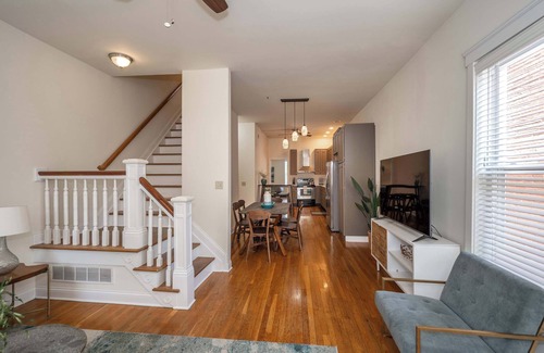 Mount Adams House | Cityscape Escape | Local Eateries