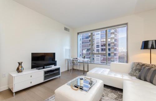 Bunker Hill Apartment | Cityscape Luxury High-Rise 1-Bedroom