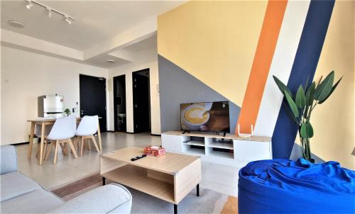 George Town Apartment | Cityscape Suite, 4 to 5 Pax at Urban Suites Georgetown by SuperStay