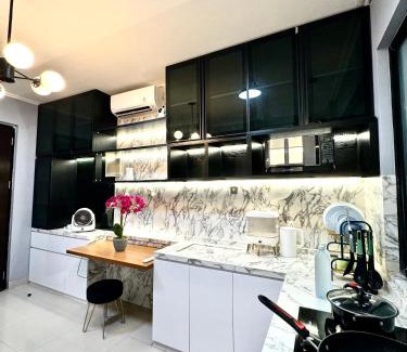 Java House | CJ House PIK 2