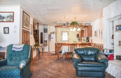 Red River Apartment | Claim Jumper #11 Townhouse