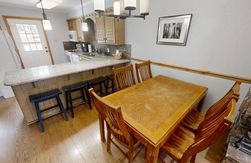 Red River House | Claim Jumper Townhouse 1 - In Town
